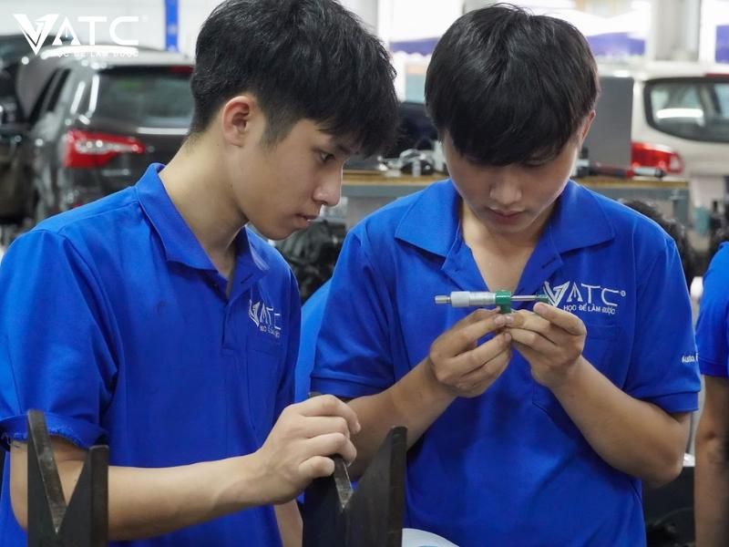 H4. Tay nghề kỹ thuật không chỉ là yếu tố giúp bạn tiết kiệm tiền mà còn là công cụ kiểm soát chất lượng dịch vụ, đặc biệt trong giai đoạn đầu chưa ổn định