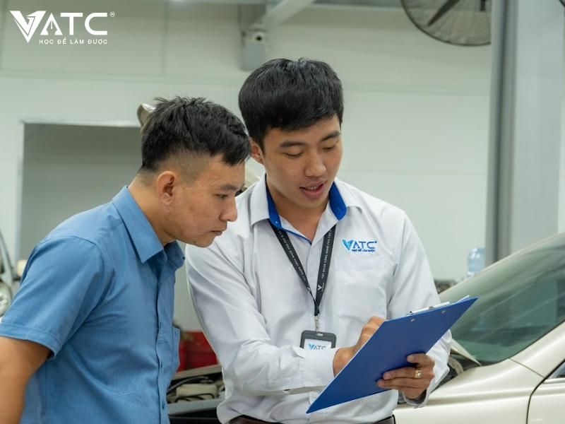H6. Bạn có kinh nghiệm và vốn liếng để có thể mở một xưởng garage dịch vụ, nhưng bạn không biết cách quản lý và giữ chân khách hàng thì garage của bạn cũng khó có thể duy trì lâu dài