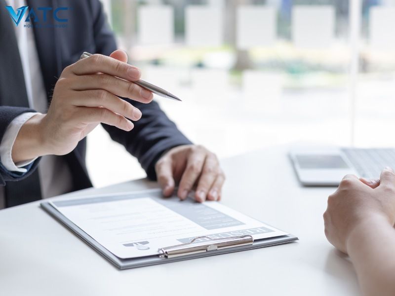 bị thu hút bởi vẻ hào nhoáng bên ngoài của nghề