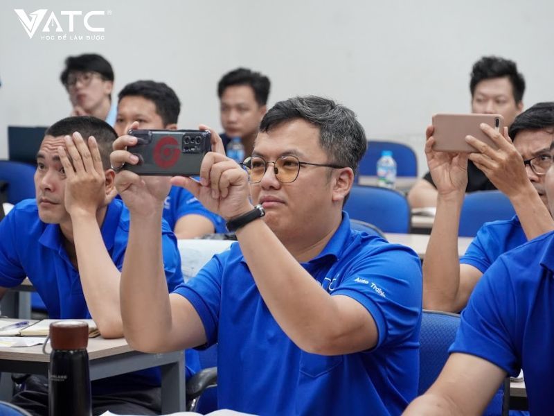 cao học Việt Đức – rồi quyết định không theo học thuật