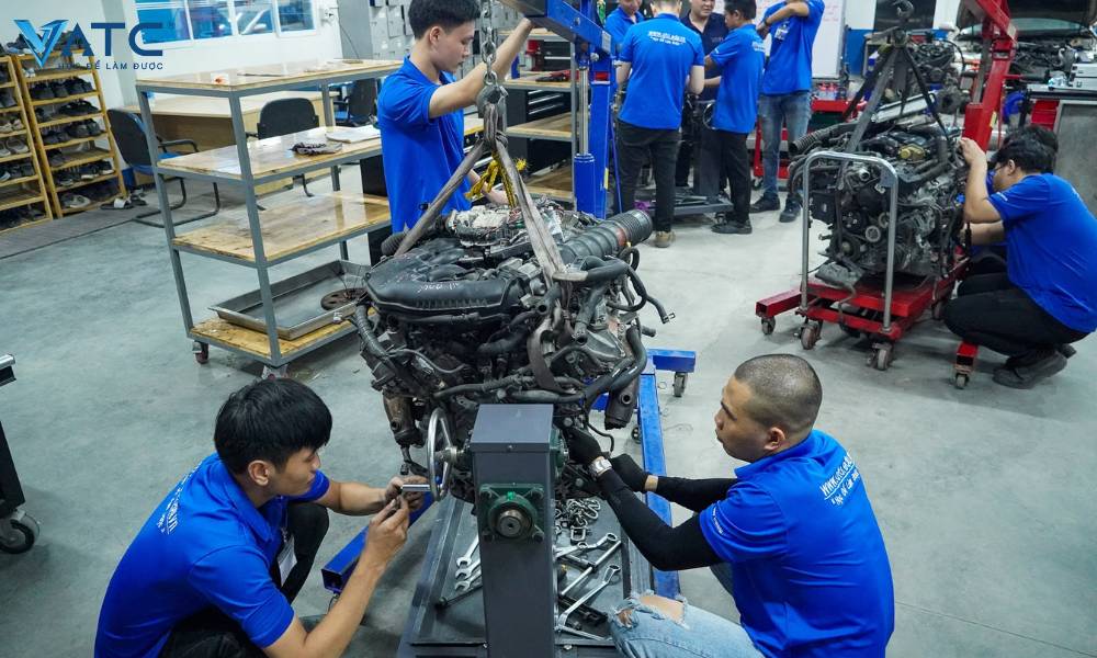 học đại tu động cơ tại vatc