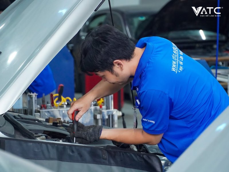 VATC có có gì khác so với những trung tâm dạy nghề ô tô kiểu công nghiệp