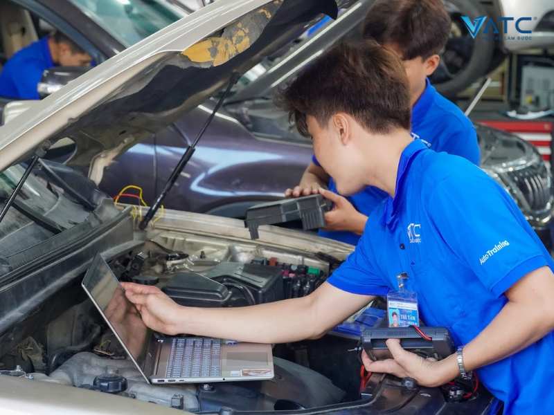 vì sao học phí tại VATC cao hơn nhiều trung tâm khác?