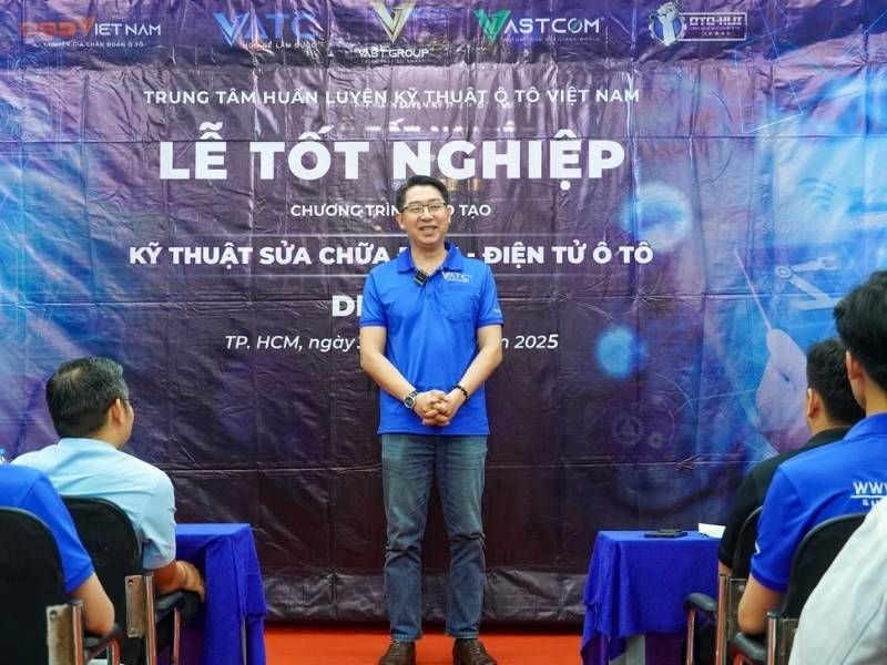 anh Trịnh Văn Quý - đại diện lớp Kỹ thuật sửa chữa điện - điện tử ô tô K55 chia sẻ