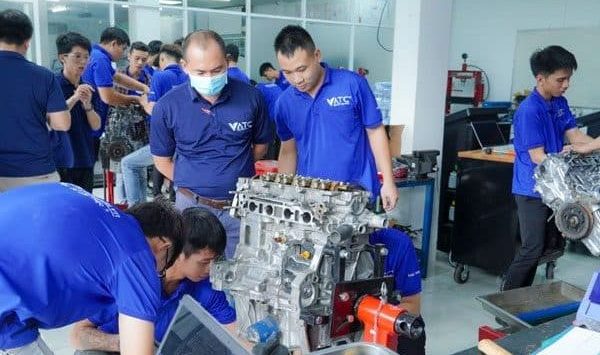 VATC đào tạo nghề sửa chữa ô tô chất lượng cao khi chuyển nghề tuổi 30