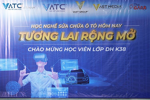 Lễ khai giảng lớp học “KTV chẩn đoán và sửa chữa điện – điện tử ô tô chuyên nghiệp” khóa K38