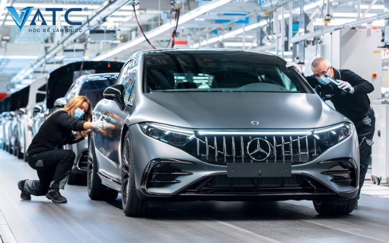 Mercedes chuẩn bị đầu tư hàng tỷ USD vào nhà máy sản xuất ô tô điện