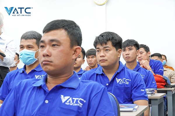 ngành công nghệ kỹ thuật ô tô, khóa đào tạo KTV ô tô, khóa học điện ô tô, trung tâm VATC, trung tâm đào tạo KTV, đào tạo kỹ thuật viên ô tô, VATC, công nghệ ô tô, nghề sửa chữa ô tô, học nghề sửa chữa ô tô, kiến thức ô tô, cố vấn dịch vụ ô tô chuyên nghiệp, học cố vấn dịch vụ ô tô, KTV chẩn đoán ô tô, học nghề ô tô VATC, ô tô 