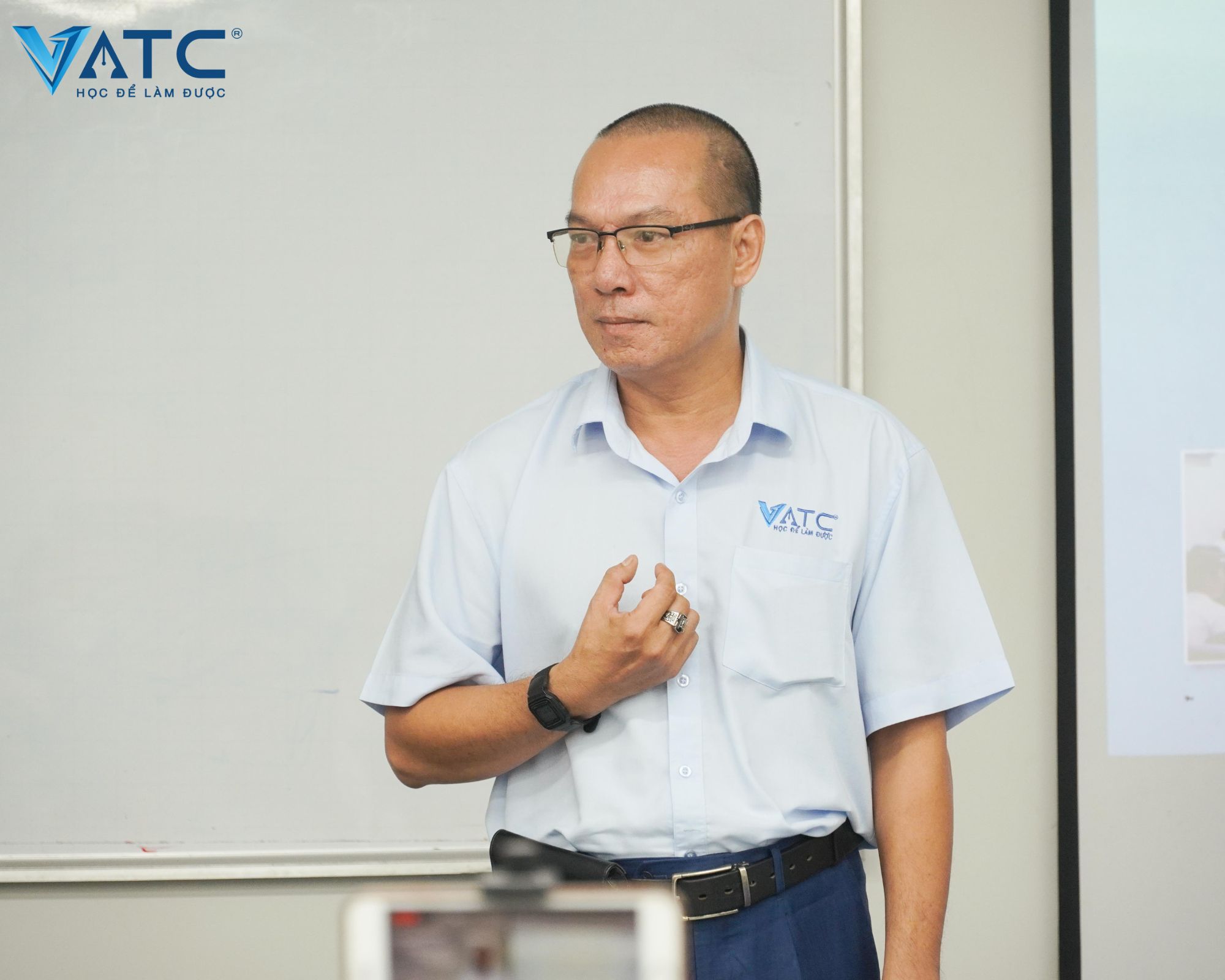 ngành công nghệ kỹ thuật ô tô, khóa đào tạo KTV ô tô, khóa học điện ô tô, trung tâm VATC, trung tâm đào tạo KTV, đào tạo kỹ thuật viên ô tô, VATC, công nghệ ô tô, nghề sửa chữa ô tô, học nghề sửa chữa ô tô, kiến thức ô tô, cố vấn dịch vụ ô tô chuyên nghiệp, học cố vấn dịch vụ ô tô, KTV chẩn đoán ô tô, học nghề ô tô VATC, ô tô ngành công nghệ kỹ thuật ô tô, khóa đào tạo KTV ô tô, khóa học điện ô tô, trung tâm VATC, trung tâm đào tạo KTV, đào tạo kỹ thuật viên ô tô, VATC, công nghệ ô tô, nghề sửa chữa ô tô, học nghề sửa chữa ô tô, kiến thức ô tô, cố vấn dịch vụ ô tô chuyên nghiệp, học cố vấn dịch vụ ô tô, KTV chẩn đoán ô tô, học nghề ô tô VATC, ô tô