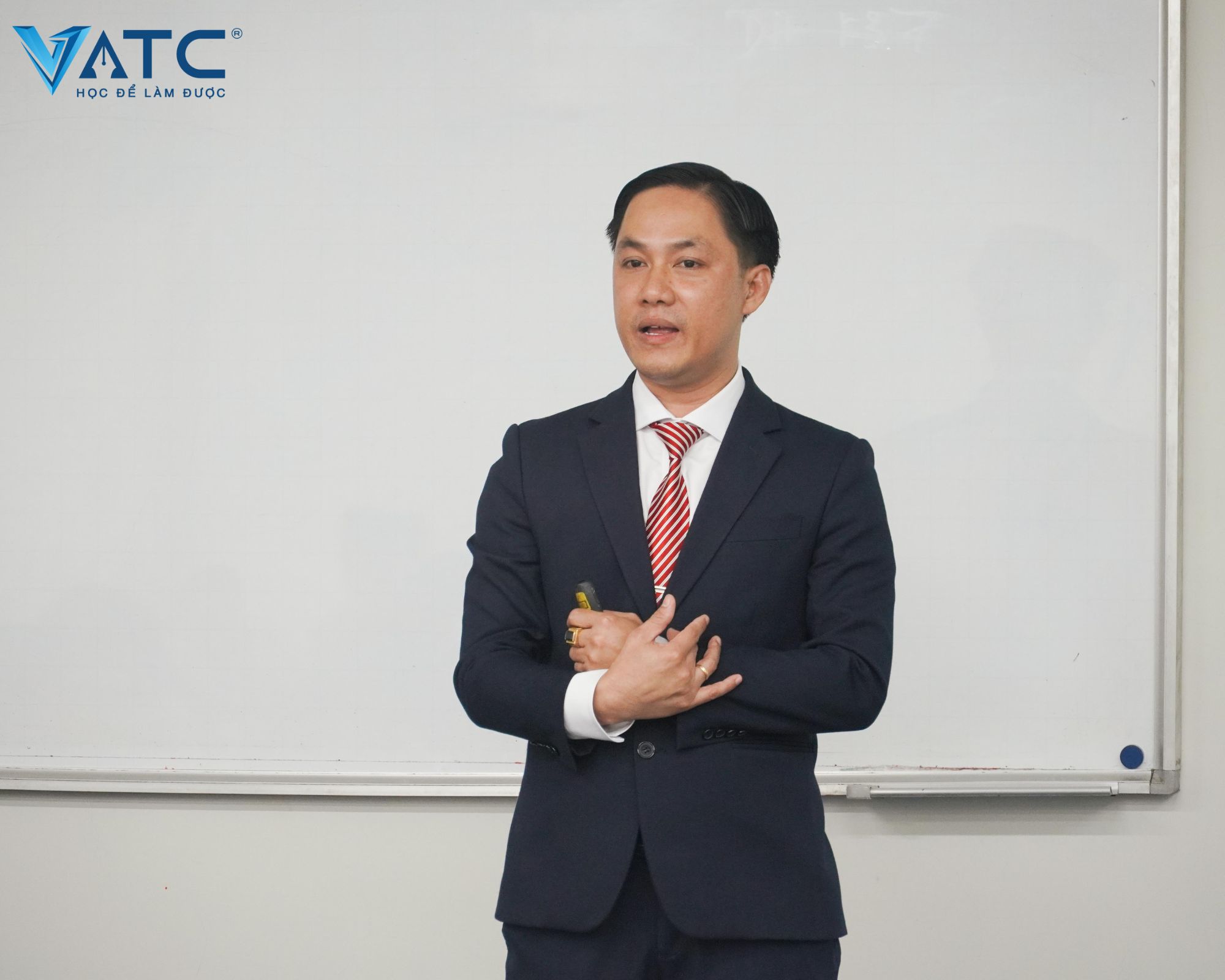 ngành công nghệ kỹ thuật ô tô, khóa đào tạo KTV ô tô, khóa học điện ô tô, trung tâm VATC, trung tâm đào tạo KTV, đào tạo kỹ thuật viên ô tô, VATC, công nghệ ô tô, nghề sửa chữa ô tô, học nghề sửa chữa ô tô, kiến thức ô tô, cố vấn dịch vụ ô tô chuyên nghiệp, học cố vấn dịch vụ ô tô, KTV chẩn đoán ô tô, học nghề ô tô VATC, ô tô ngành công nghệ kỹ thuật ô tô, khóa đào tạo KTV ô tô, khóa học điện ô tô, trung tâm VATC, trung tâm đào tạo KTV, đào tạo kỹ thuật viên ô tô, VATC, công nghệ ô tô, nghề sửa chữa ô tô, học nghề sửa chữa ô tô, kiến thức ô tô, cố vấn dịch vụ ô tô chuyên nghiệp, học cố vấn dịch vụ ô tô, KTV chẩn đoán ô tô, học nghề ô tô VATC, ô tô