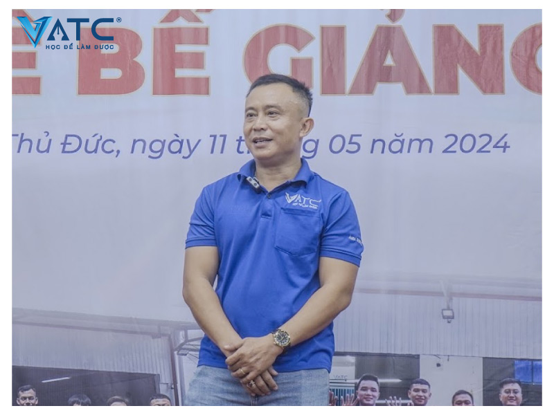 Học viên Nguyễn Đình Kiện phát biểu tri ân