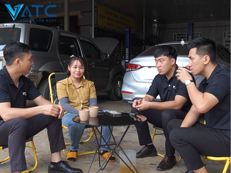 chị khuyên cựu học viên lớp điều hòa không khí k3 tại vatc