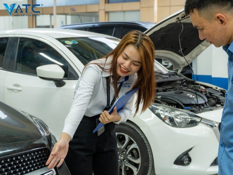 con gái có thể làm cố vấn dịch vụ ô tô