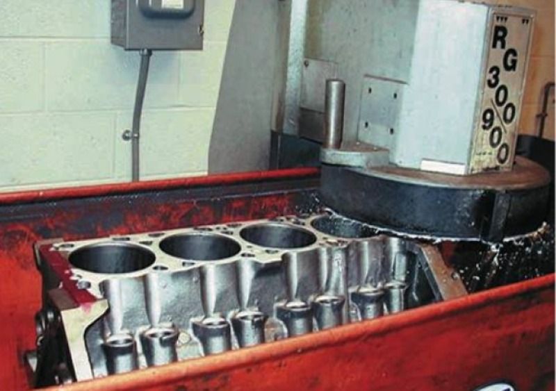 Gia công mặt thân máy