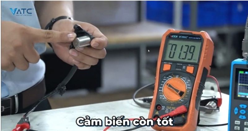 Cảm biến vị trí trục khuỷu loại điện từ