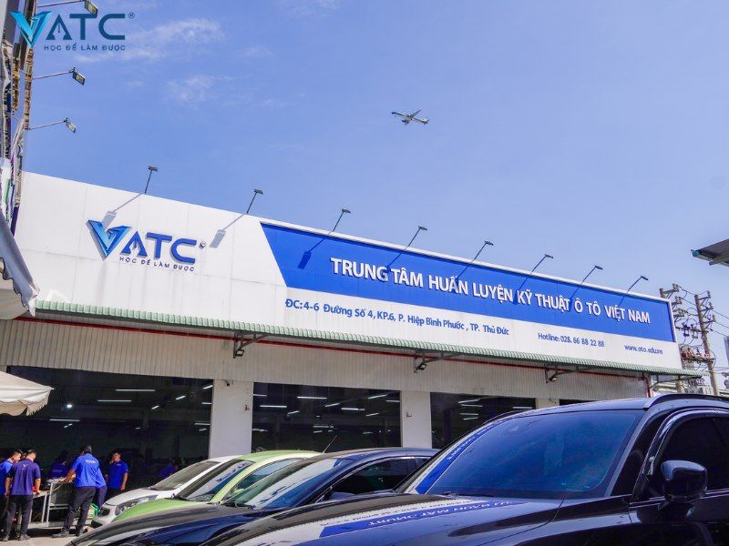 Học sửa ô tô uy tín tại trung tâm dạy nghề ô tô TPHCM chất lượng nhất – VATC