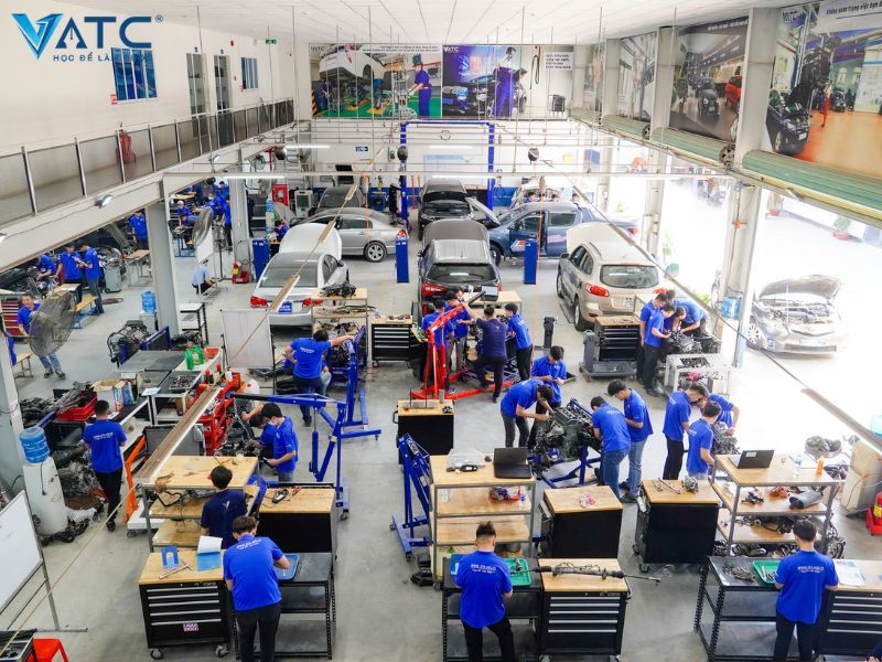 xưởng thực hành tại vatc - trung tâm dạy nghề ô tô tphcm