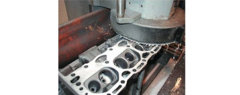 Đầu xy-lanh bị cong