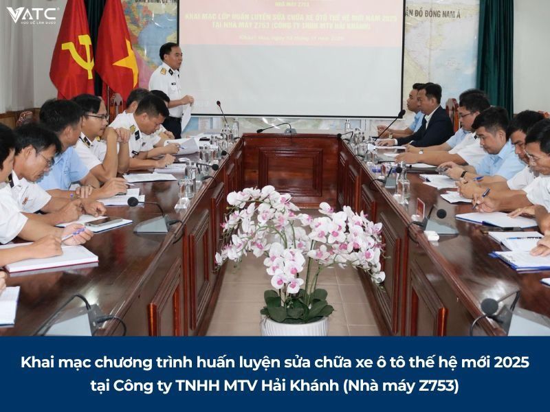 khai mạc chương trình huấn luyện sửa chữa xe ô tô thế hệ mới 2025 tại nhà máy Z753