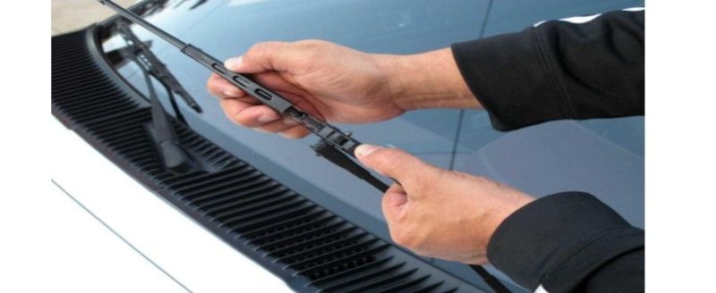 Thay thế lưỡi gạt mưa