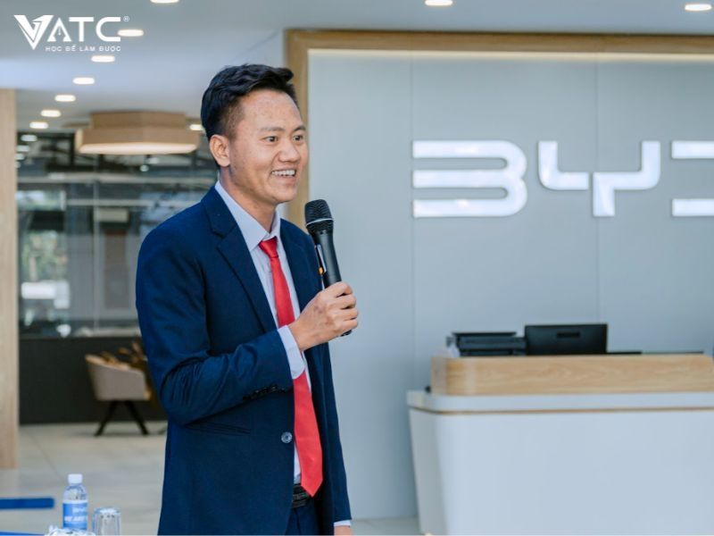 Anh Đặng Văn Luyện - Giám đốc Điều Hành VATC chia sẻ trong buổi ký kết