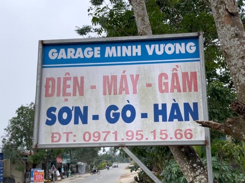 Garage của anh dường như là có đầy đủ tất cả các dịch vụ - chỉ có 1 mình anh thôi nên đôi khi anh áp lực muốn bỏ