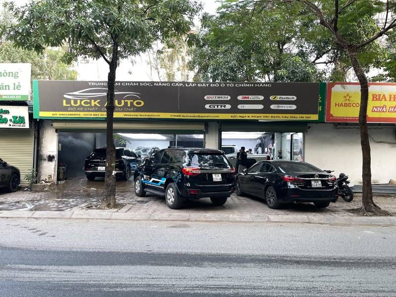 Garage Luck Auto tại địa chỉ 68 Ngõ 78 Duy Tân, Dịch Vọng Hậu, Cầu Giấy, Hà Nội
