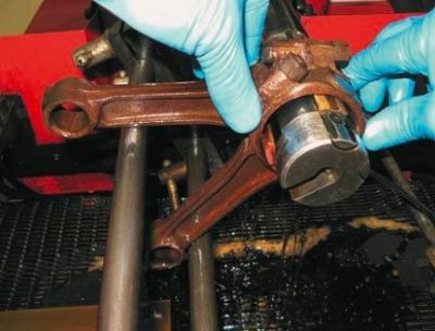 1.162 Làm sạch đầu to thanh truyền