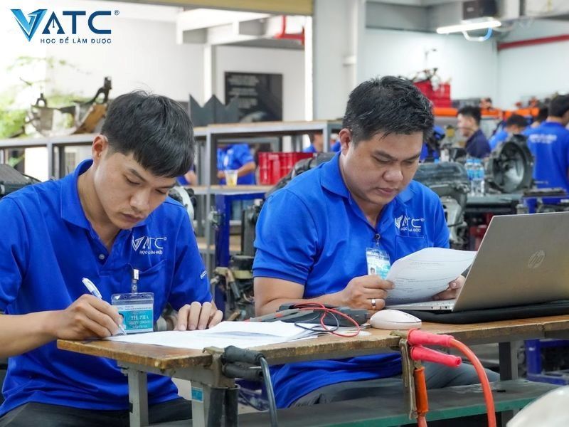 Muốn tránh chọn nhầm ngành, hãy nhìn vào nhu cầu thật và kỹ năng đầu ra