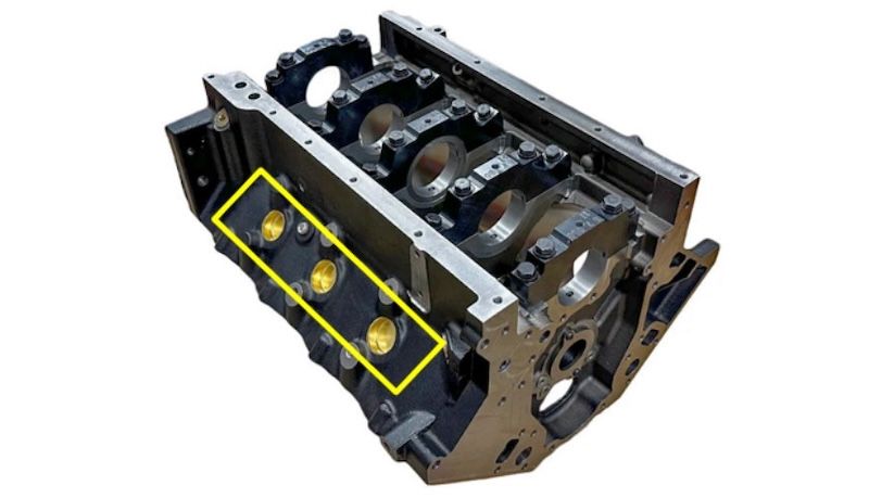 nút chặn (đồng tiền) chặn các lỗ khoan trên thân máy