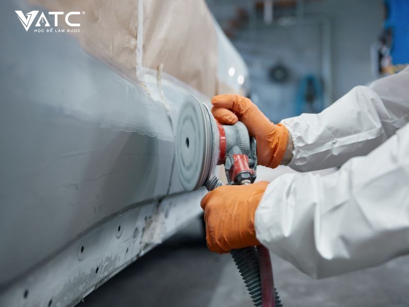 Sự gia tăng nhu cầu sửa chữa và làm đẹp xe giúp mảng sơn – thân vỏ duy trì cơ hội việc làm lâu dài