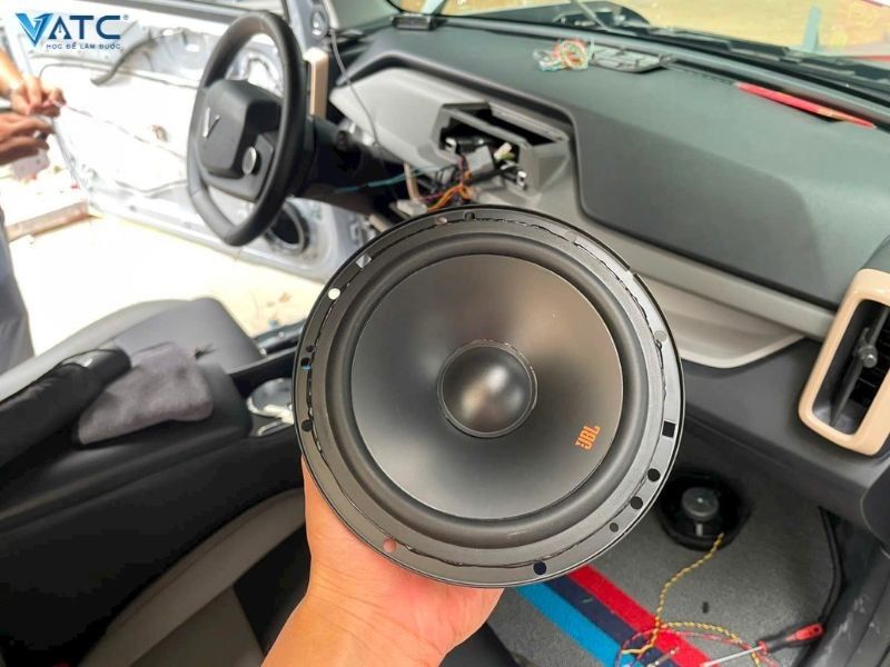 chỉ sau vài tháng thực hành liên tục, bạn có thể tự tin lắp đặt và xử lý các hạng mục cơ bản