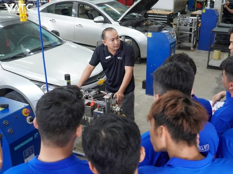 chương trình học bảo dưỡng xe ô tô tại VATC được xây dựng theo quy trình thực tế của gara chuyên nghiệp