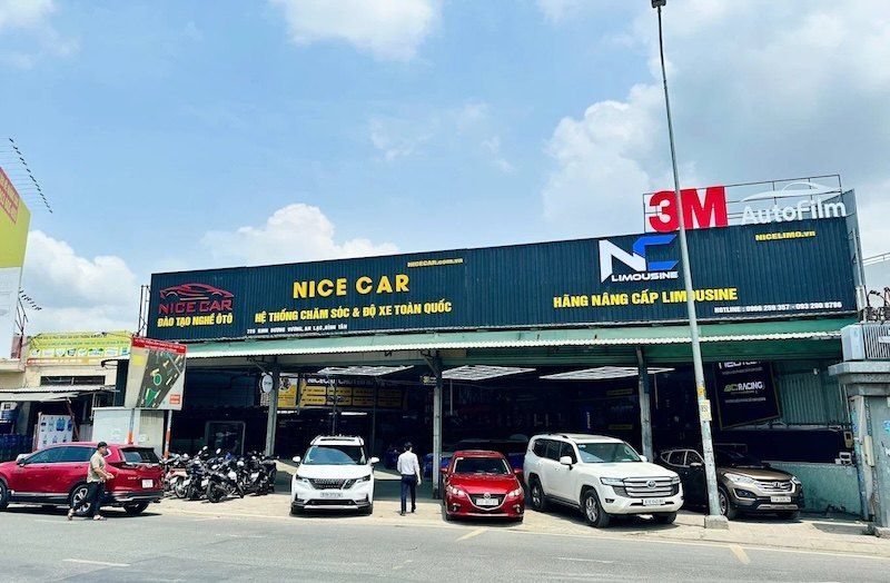 học lắp ráp đồ chơi xe ô tô tại nice car