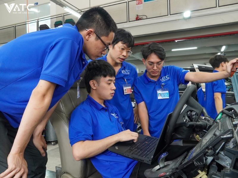 những yếu tố khiến nhiều học viên tin tưởng lựa chọn học lắp ráp phụ kiện và đồ chơi xe hơi tại VATC