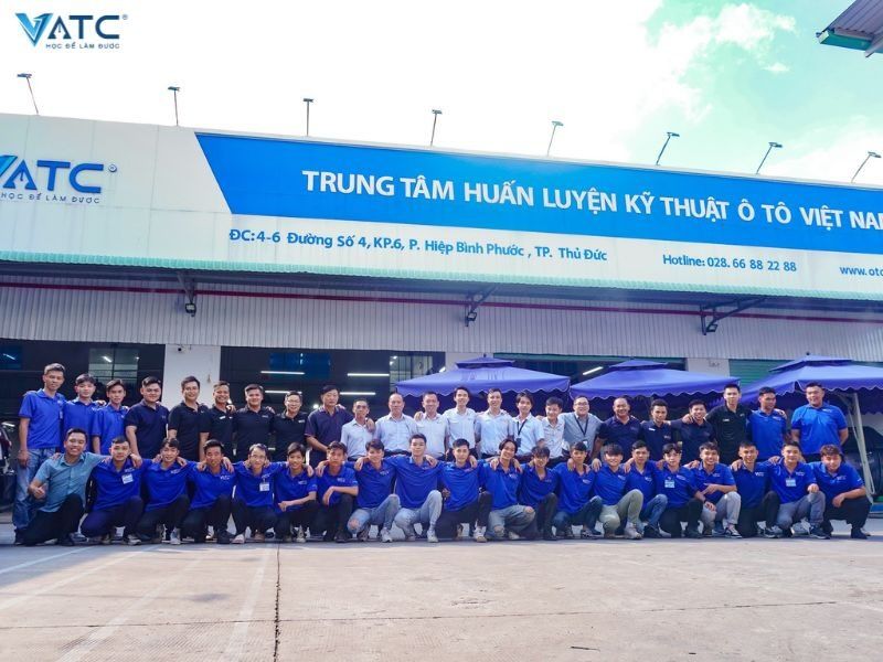 VATC đào tạo thực tế với 70 thời lượng là thực hành trực tiếp trên xe